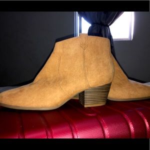 Old Navy Beige Ankle Boots